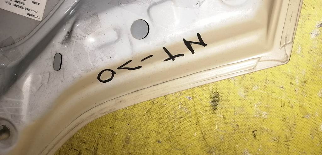 капот Nissan X-Trail