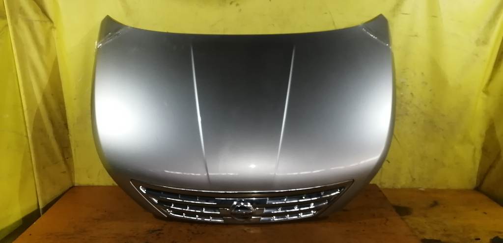 капот Nissan Presage