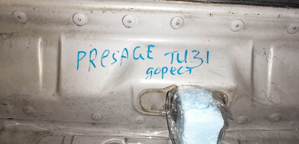 капот Nissan Presage