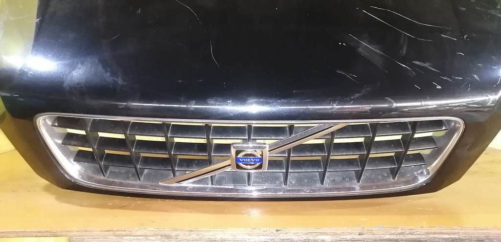 капот Volvo XC90
