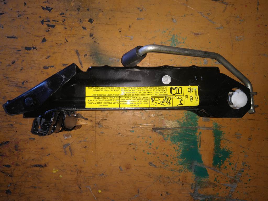 домкрат Volkswagen Golf