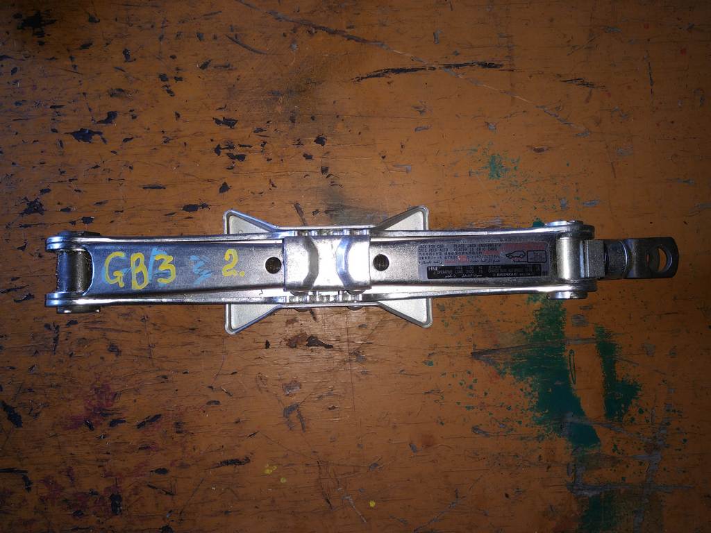 домкрат Honda Freed