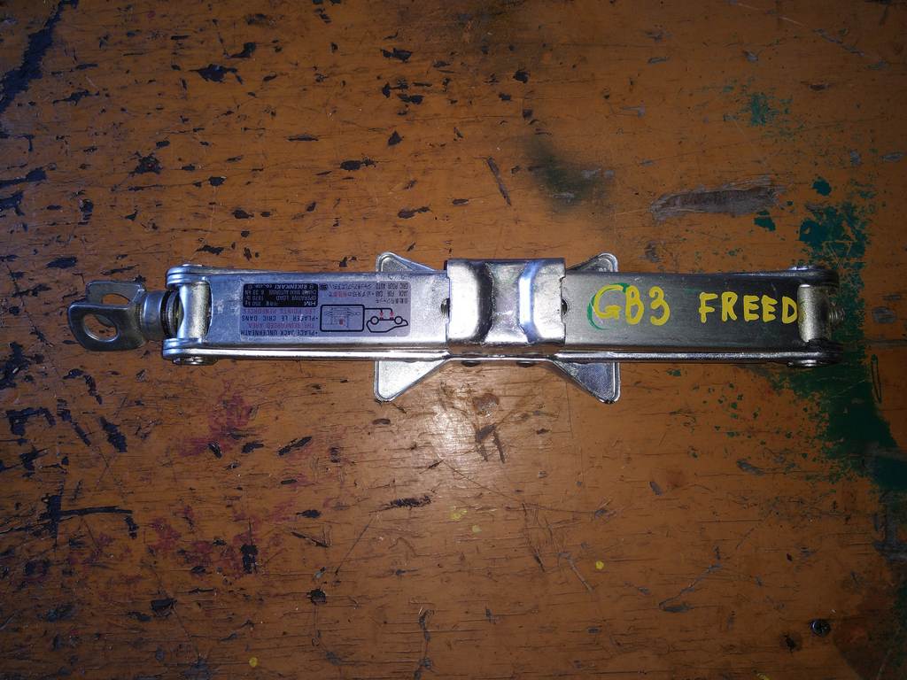 домкрат Honda Freed