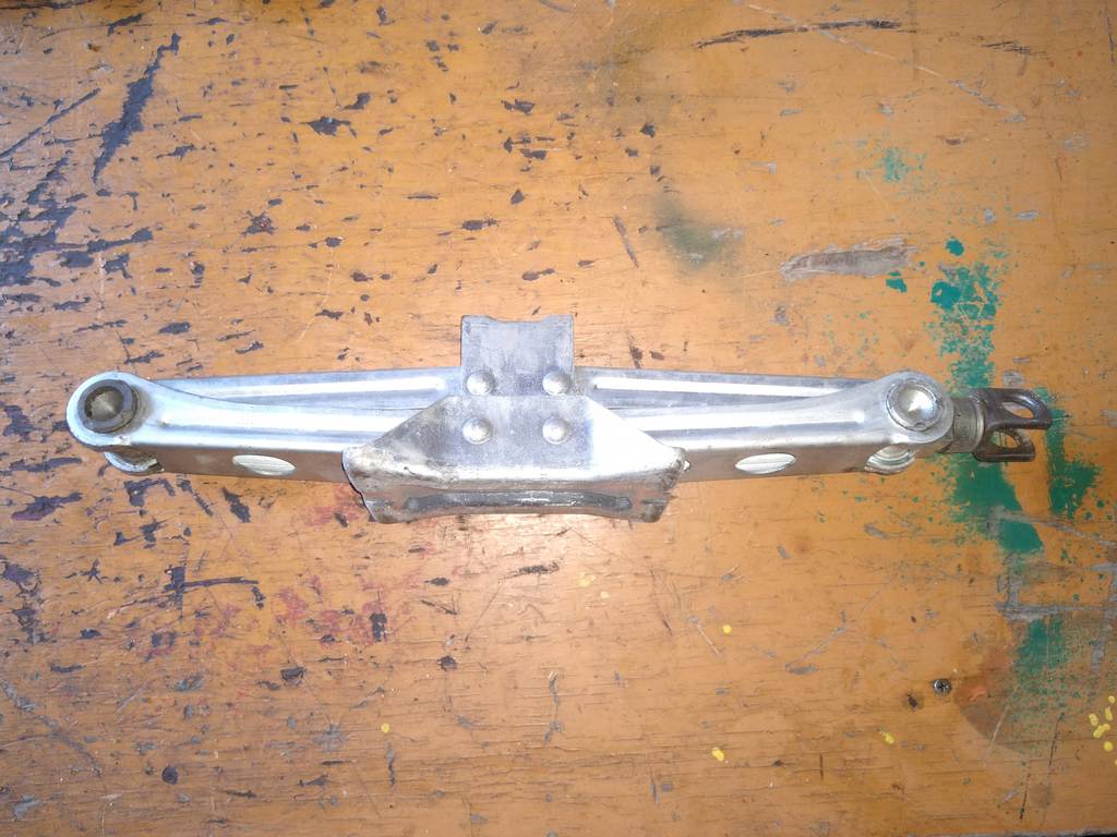 домкрат Suzuki Palette