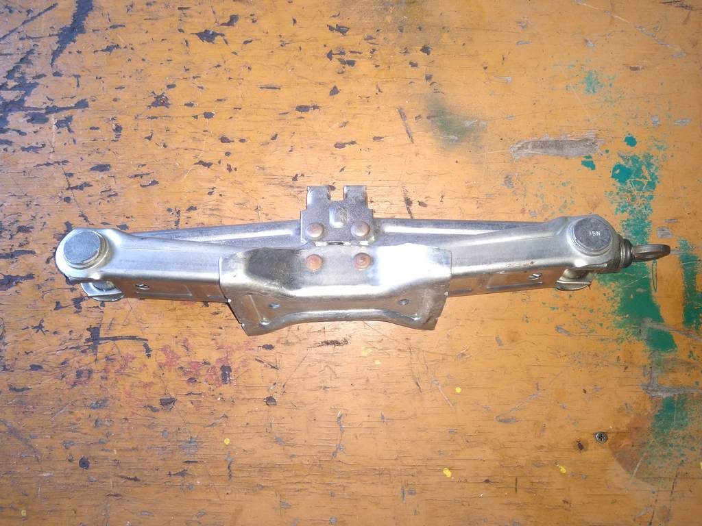 домкрат Nissan