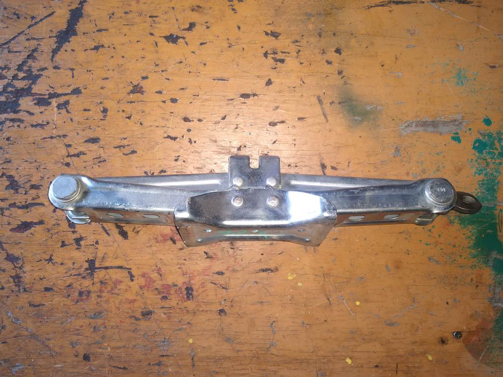 домкрат Nissan Teana