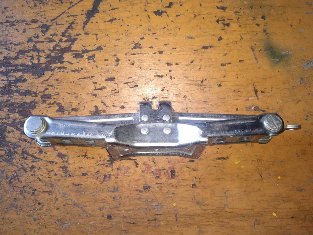 домкрат Nissan Teana