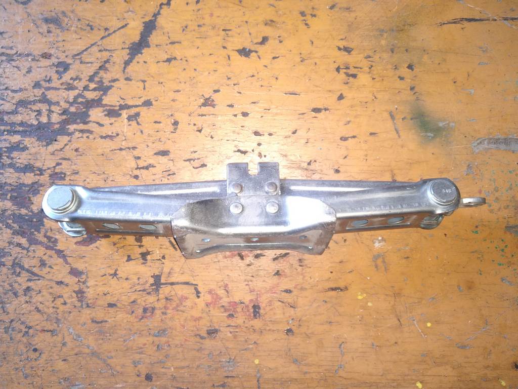 домкрат Nissan Teana