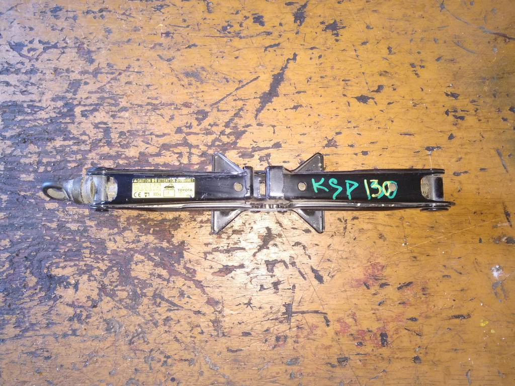 домкрат Toyota Vitz