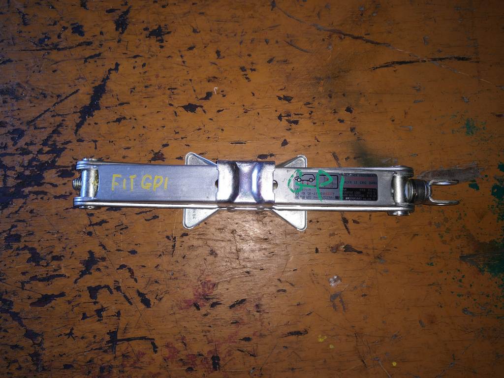 домкрат Honda Fit