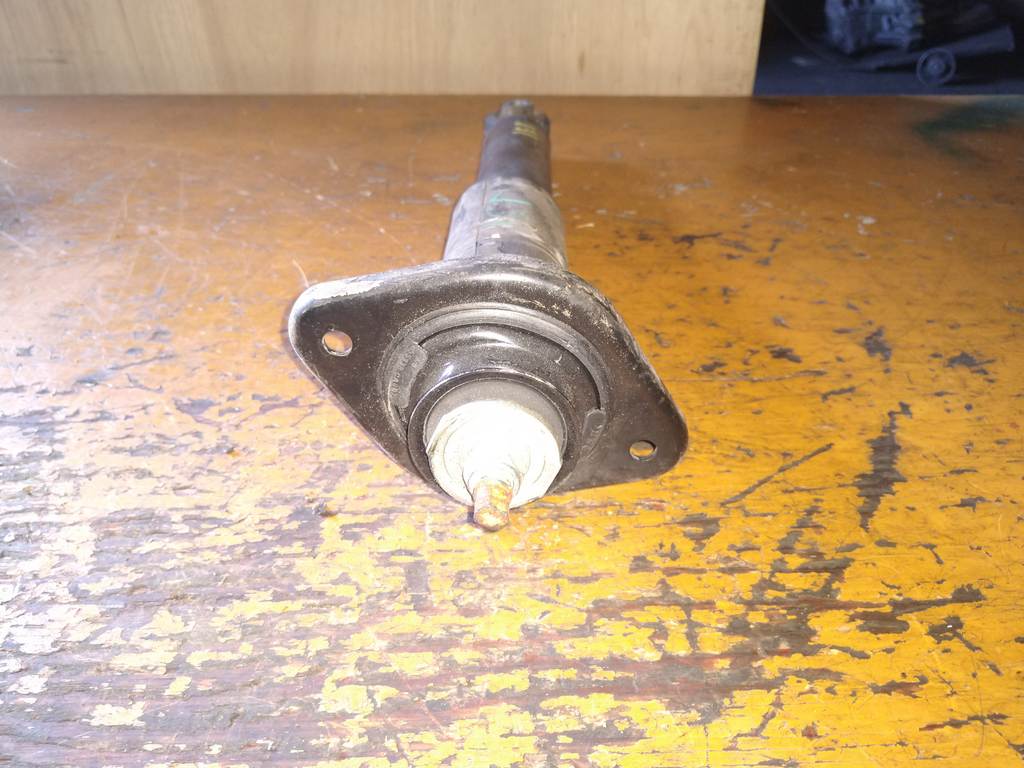 амортизатор Nissan Teana