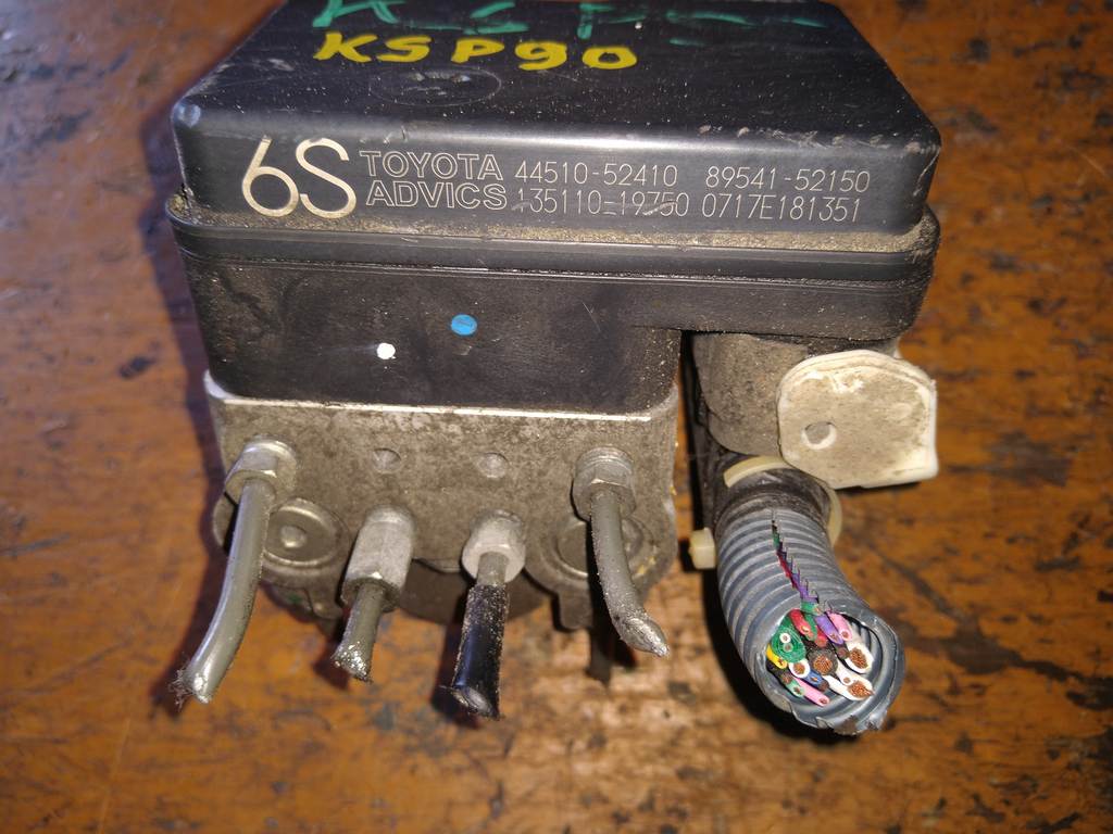 блок abs Toyota Vitz