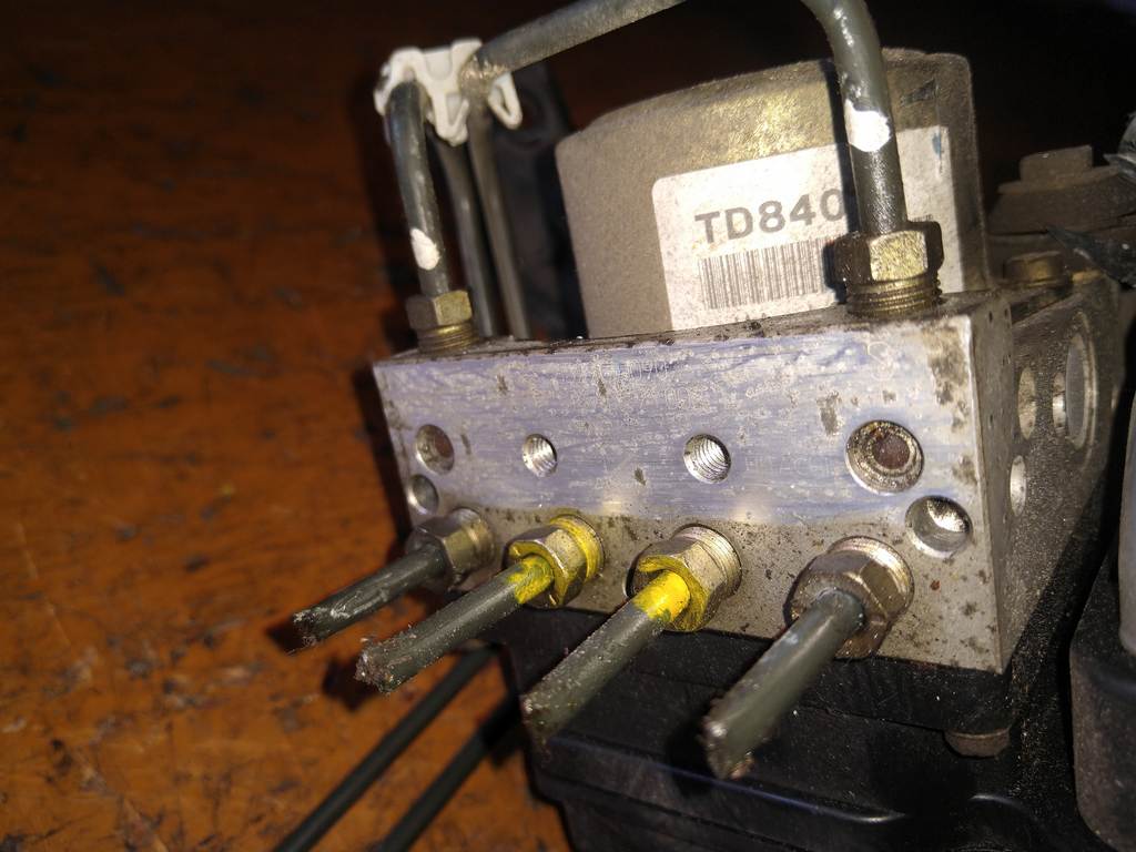 блок abs Nissan Teana