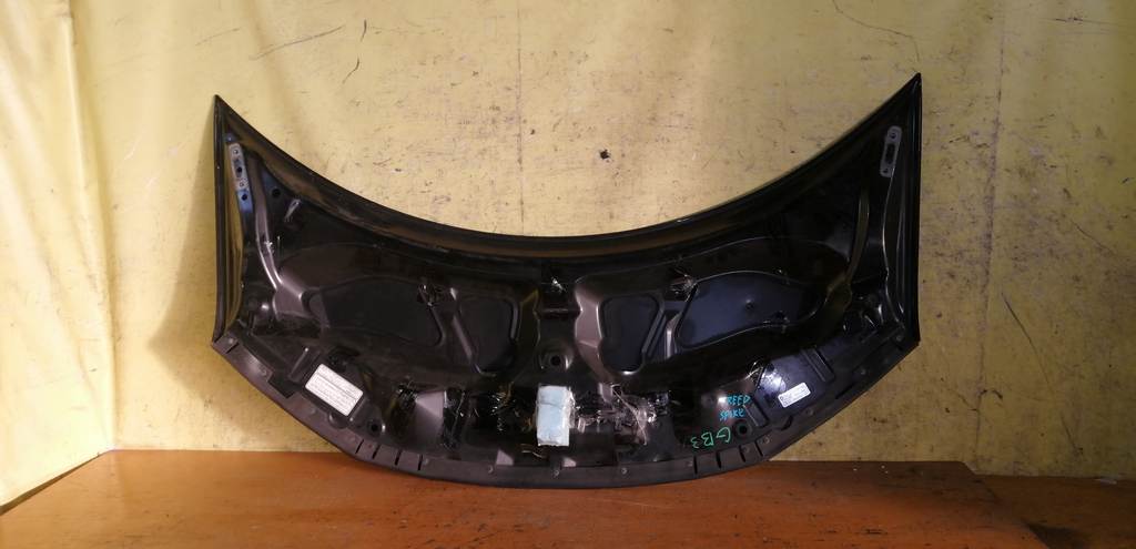 капот Honda Freed Spike