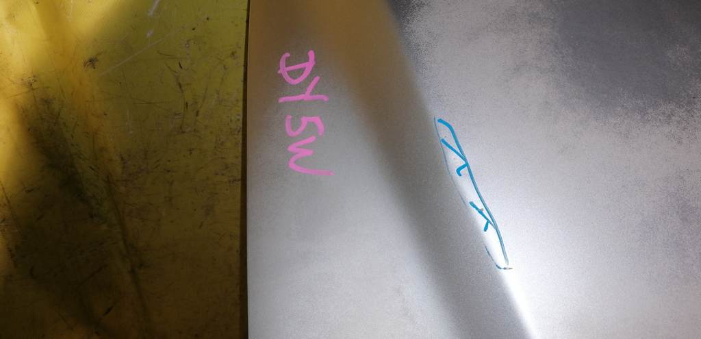 капот Mazda Demio