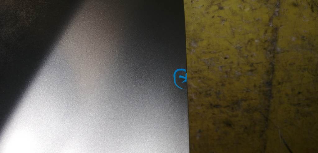 капот Mazda Demio