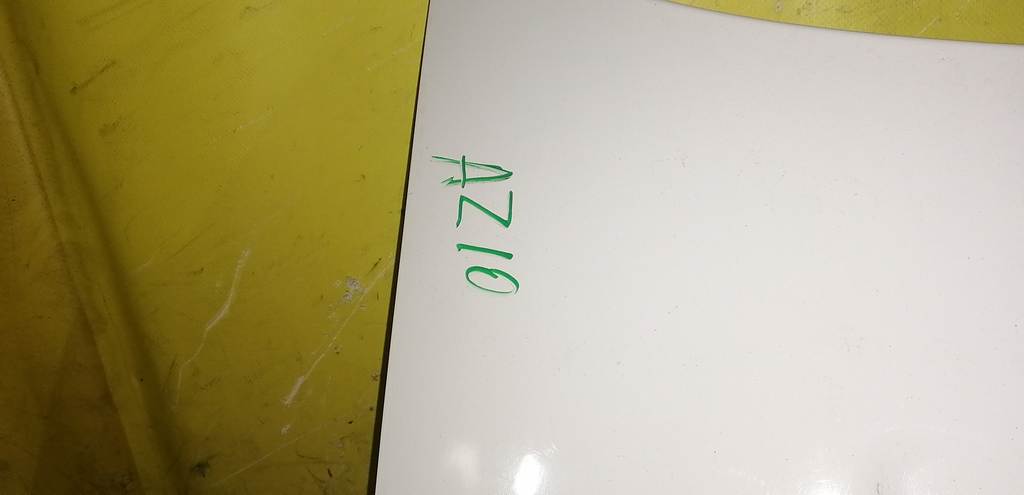 капот Nissan Cube