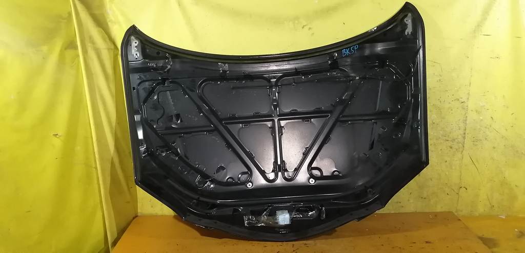 капот Mazda Axela