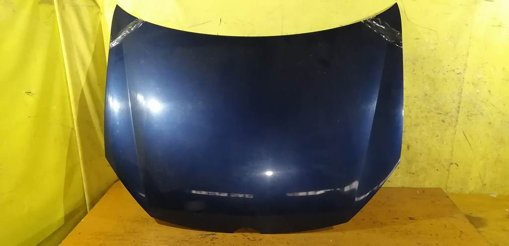 капот Volkswagen Golf