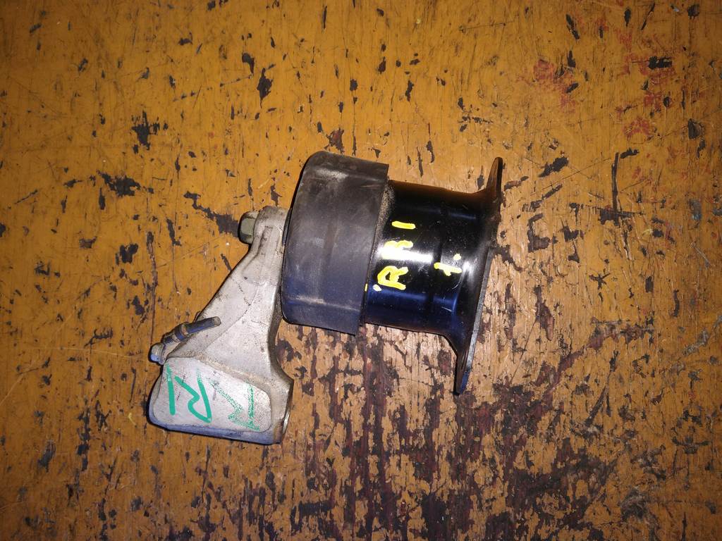 подушка двигателя Honda Elysion