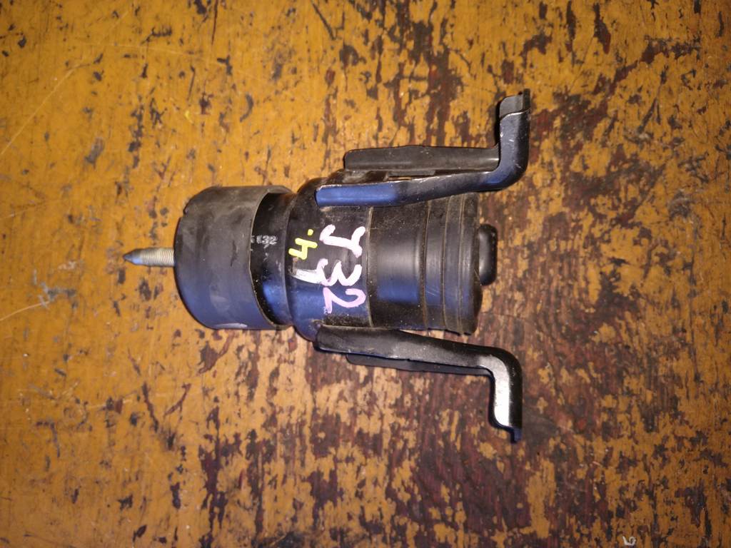 подушка двигателя Nissan Teana