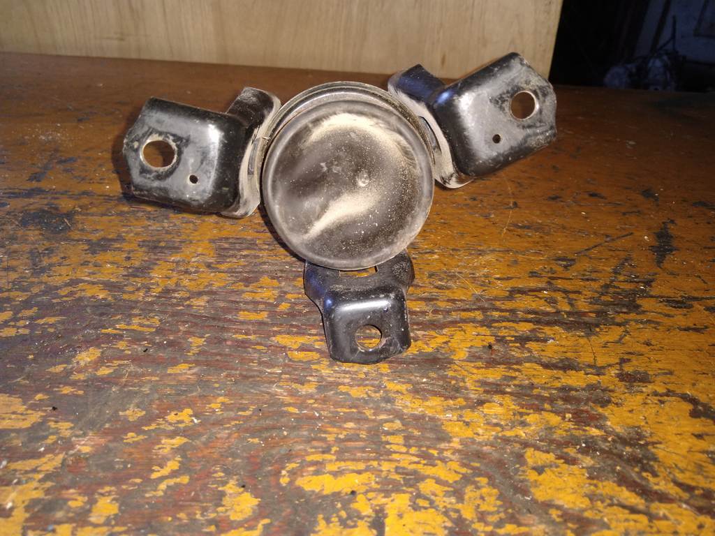 подушка двигателя Nissan Teana