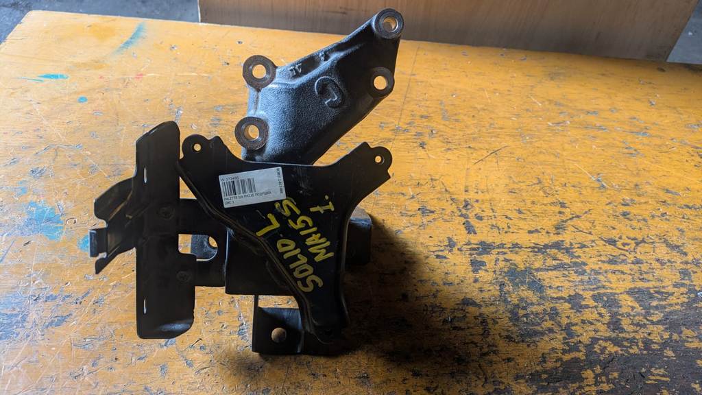 подушка двигателя Suzuki Solio