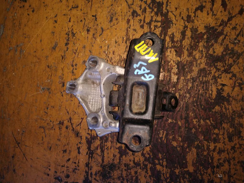 подушка двигателя Honda Freed