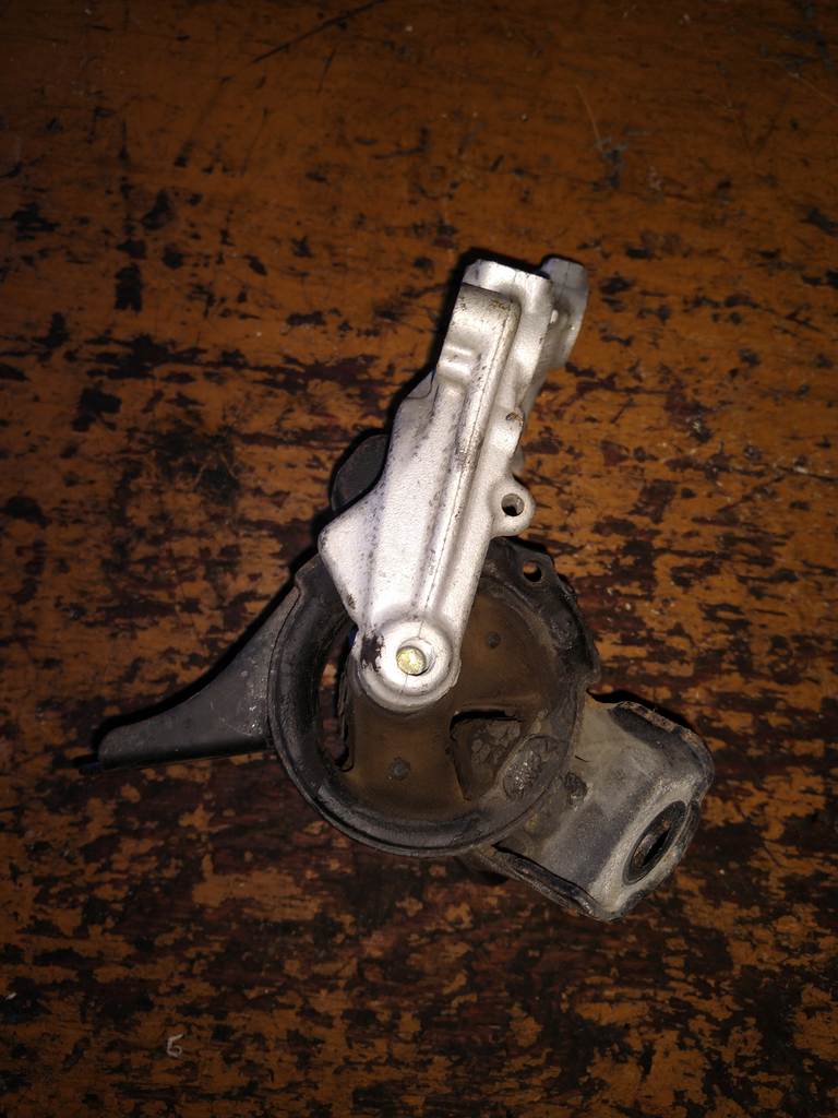 подушка двигателя Honda Freed