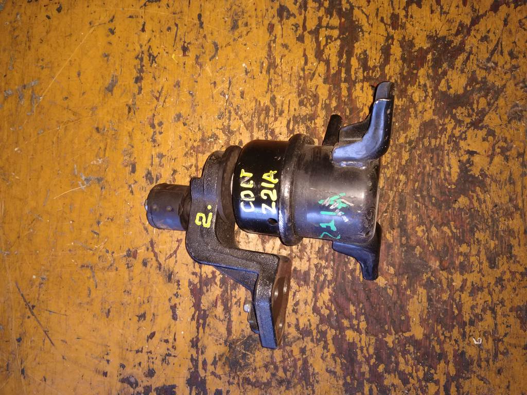 подушка двигателя Mitsubishi Colt