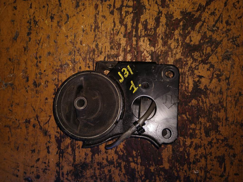 подушка двигателя Nissan Teana