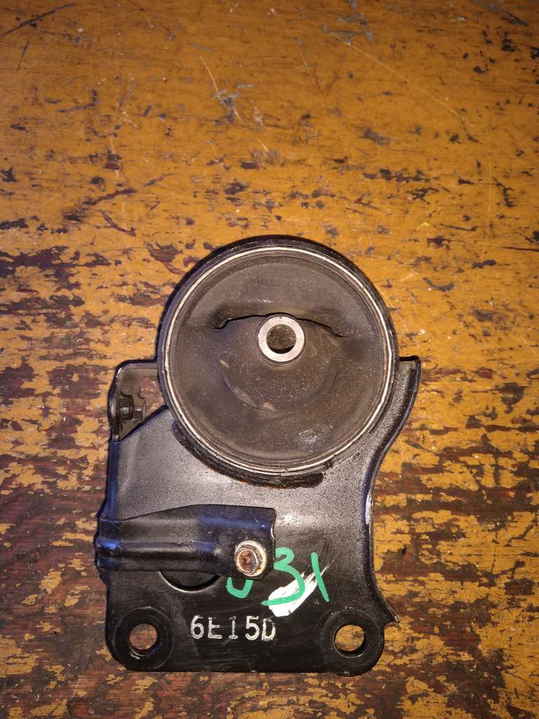 подушка двигателя Nissan Teana