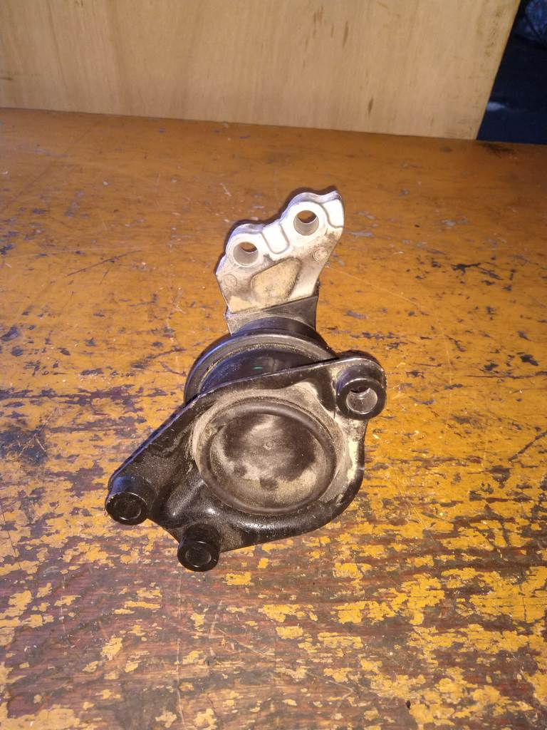 подушка двигателя Honda Fit