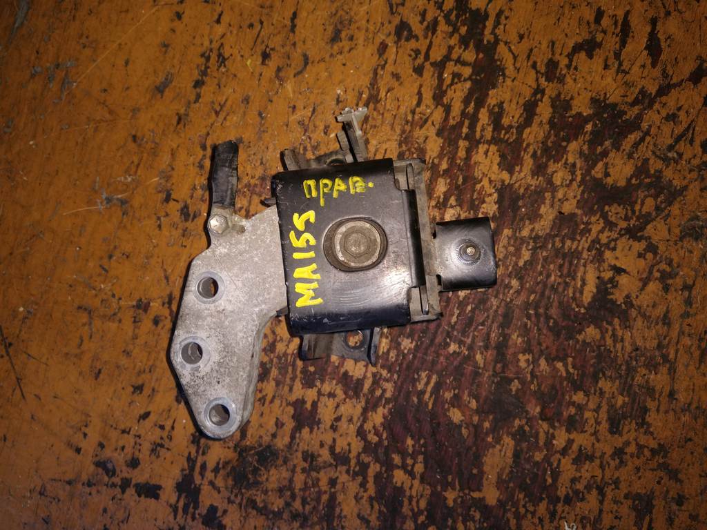 подушка двигателя Suzuki Solio