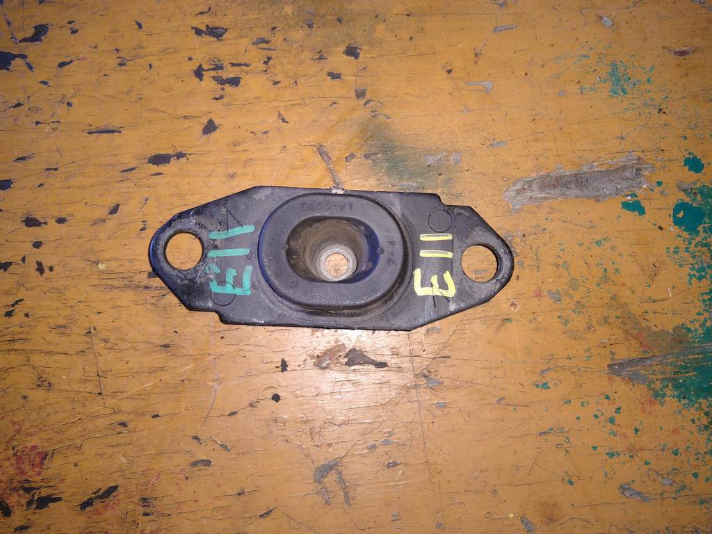 подушка двигателя Nissan Note