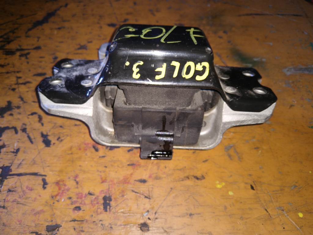 подушка двигателя Volkswagen Golf