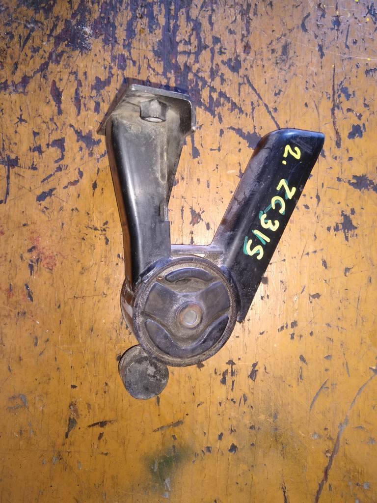 подушка двигателя Suzuki Swift