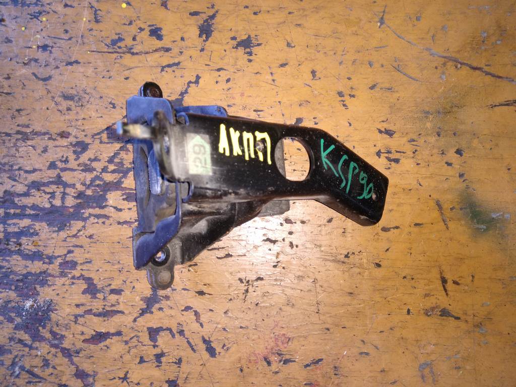 подушка двигателя Toyota Vitz