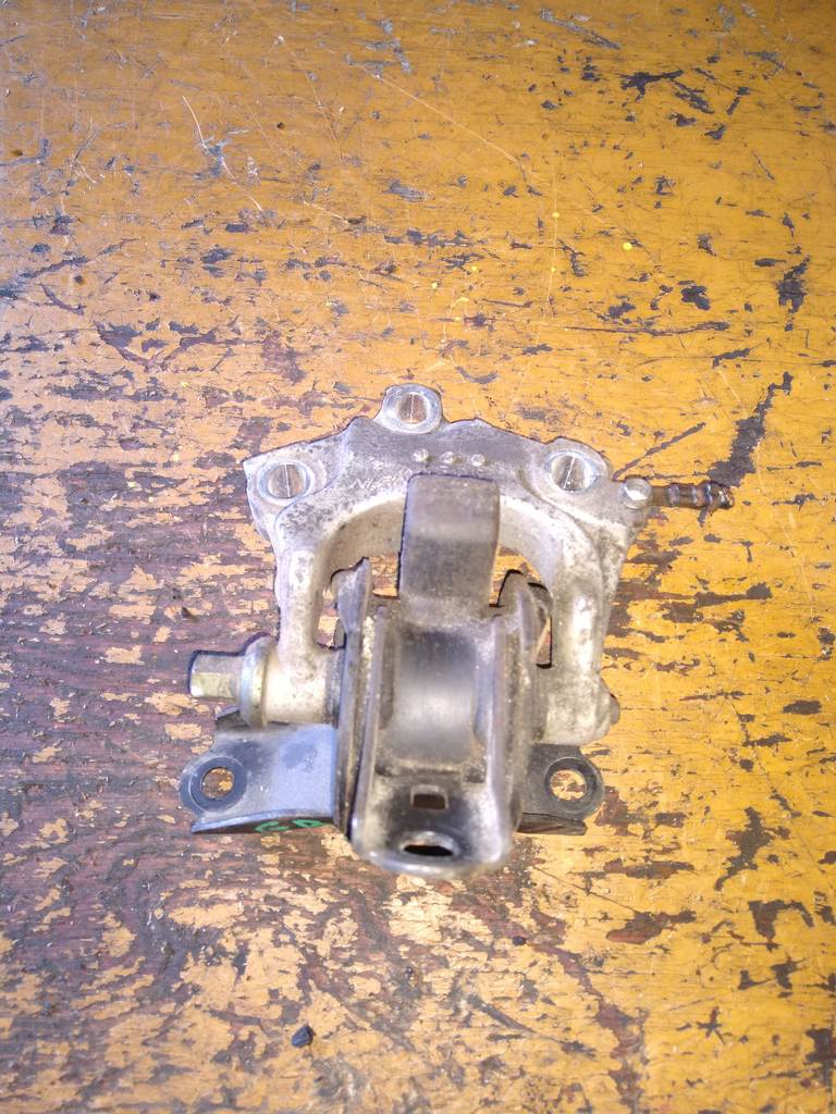 подушка двигателя Honda Freed