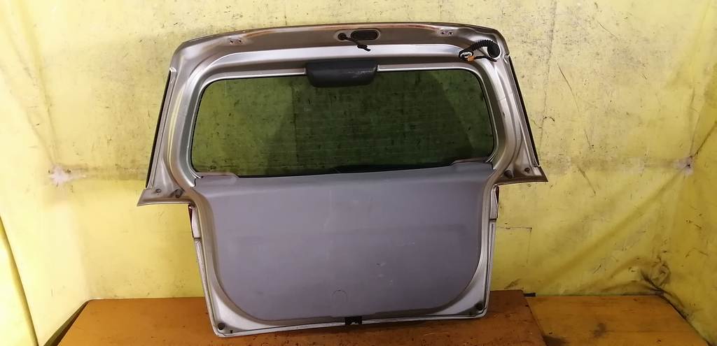 дверь 5-я Mazda Demio