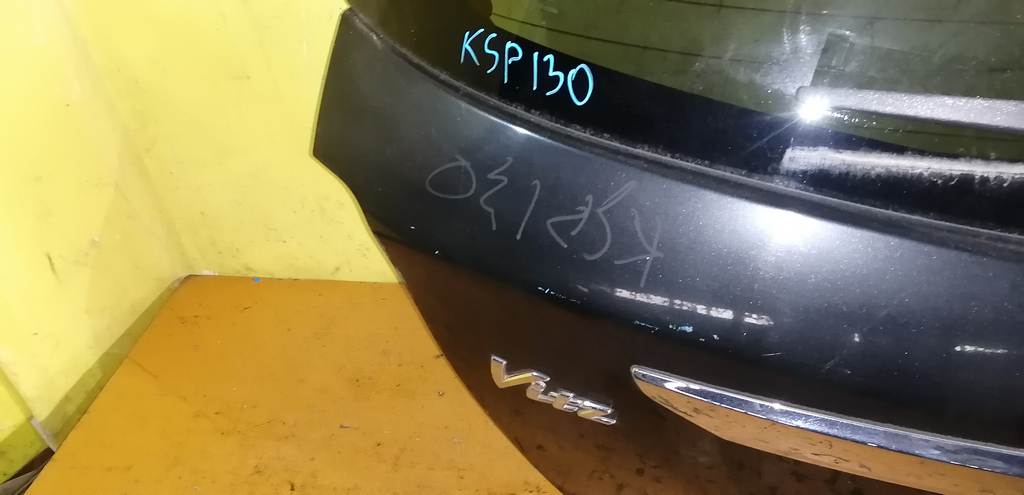 дверь 5-я Toyota Vitz