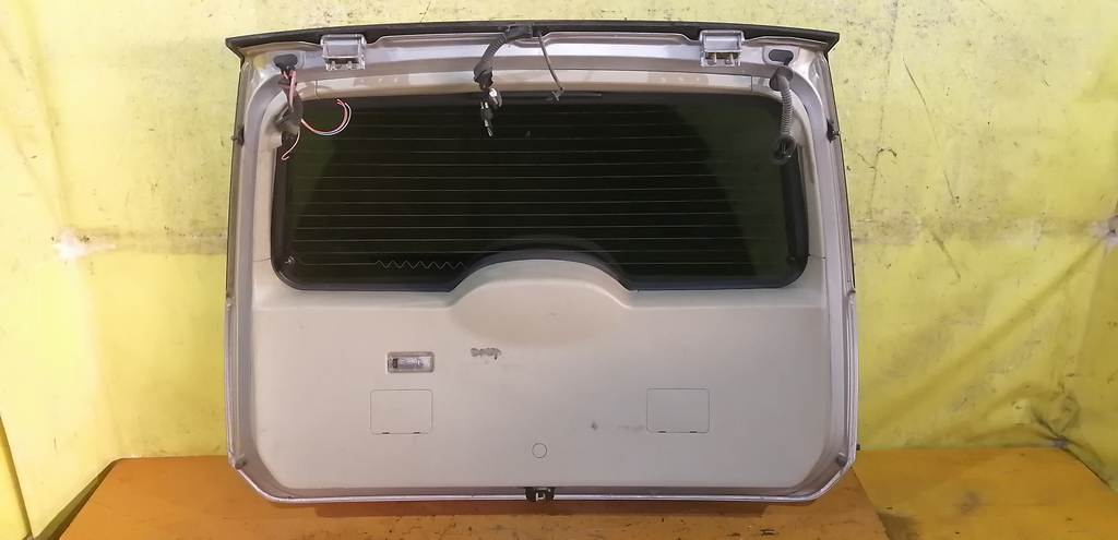 дверь 5-я Nissan Presage