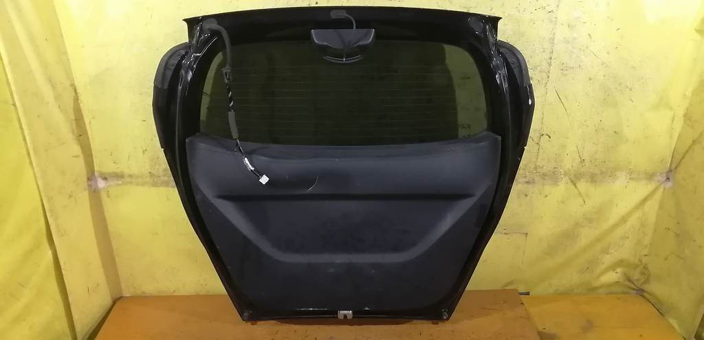 дверь 5-я Honda Freed Spike