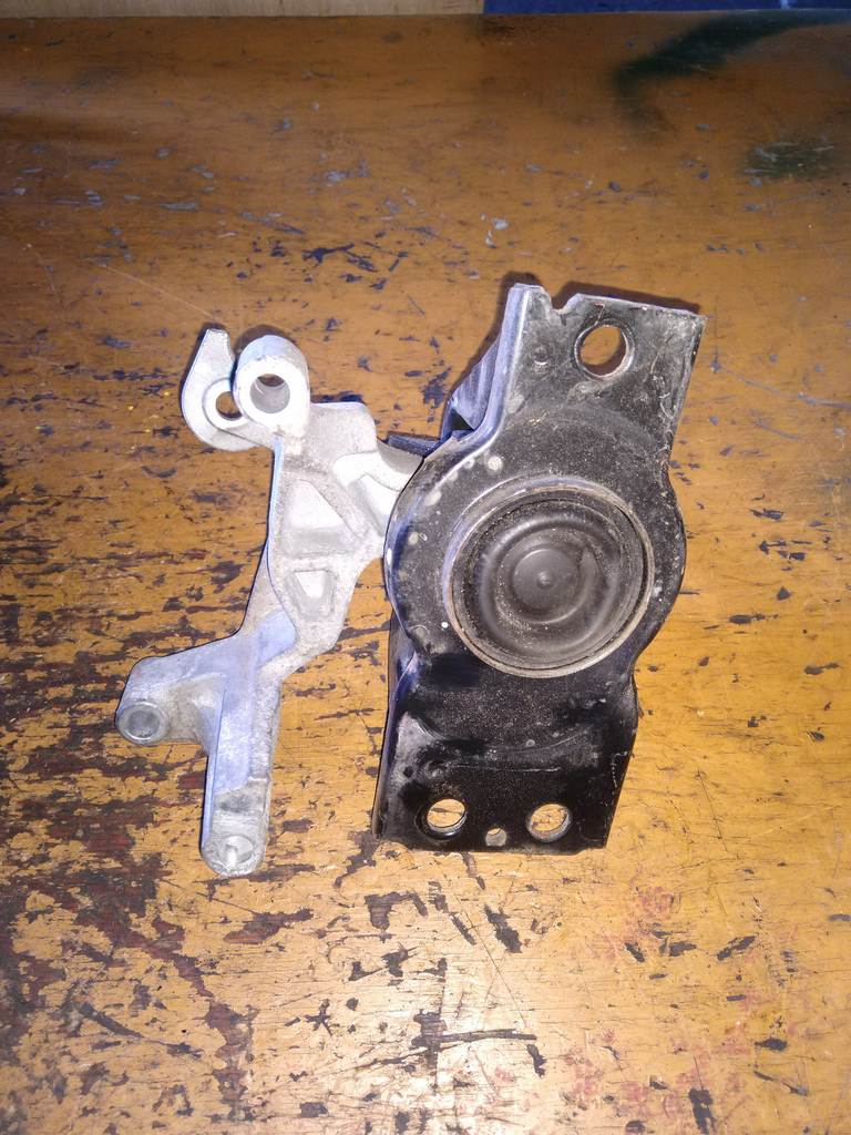 подушка двигателя Nissan X-Trail