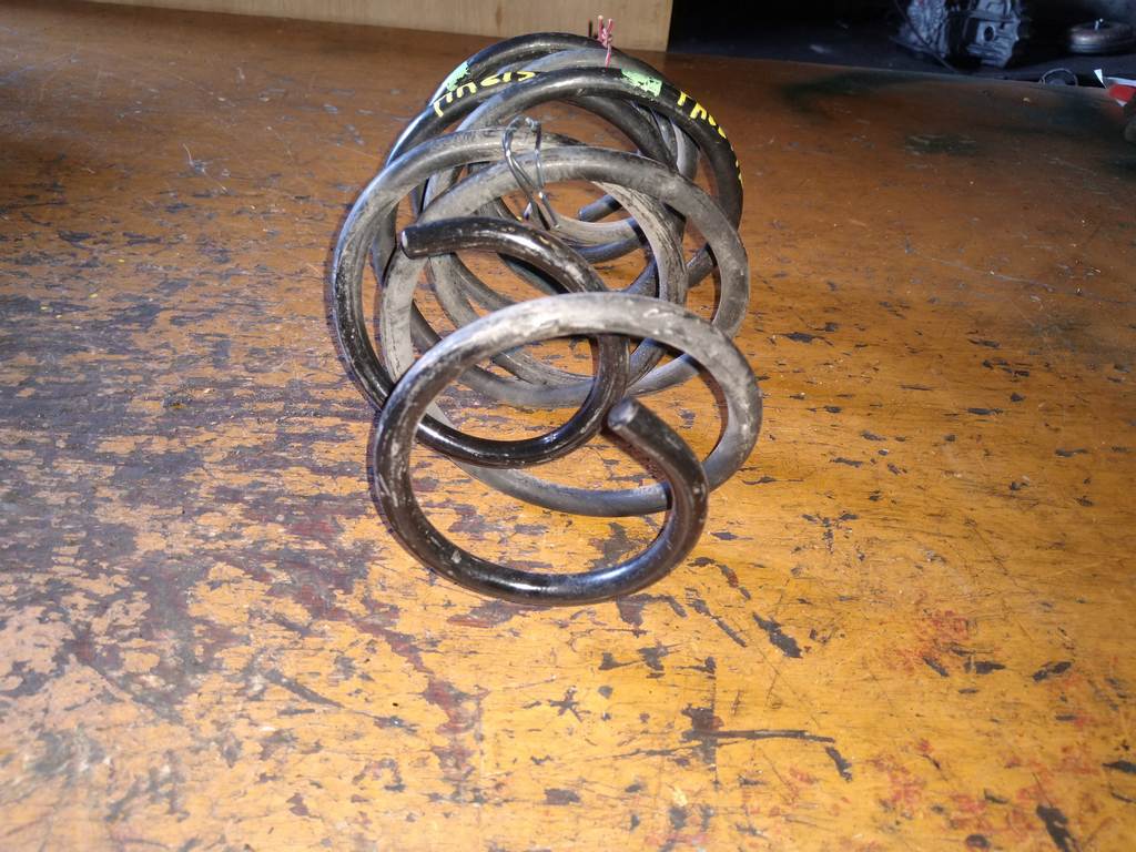 пружина Suzuki Palette