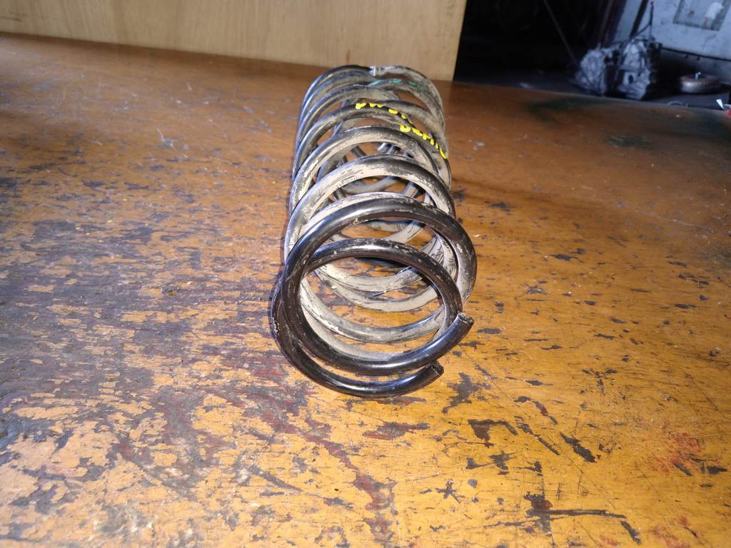 пружина Mazda Demio