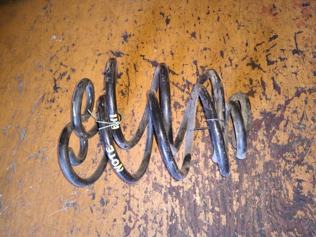 пружина Nissan Note