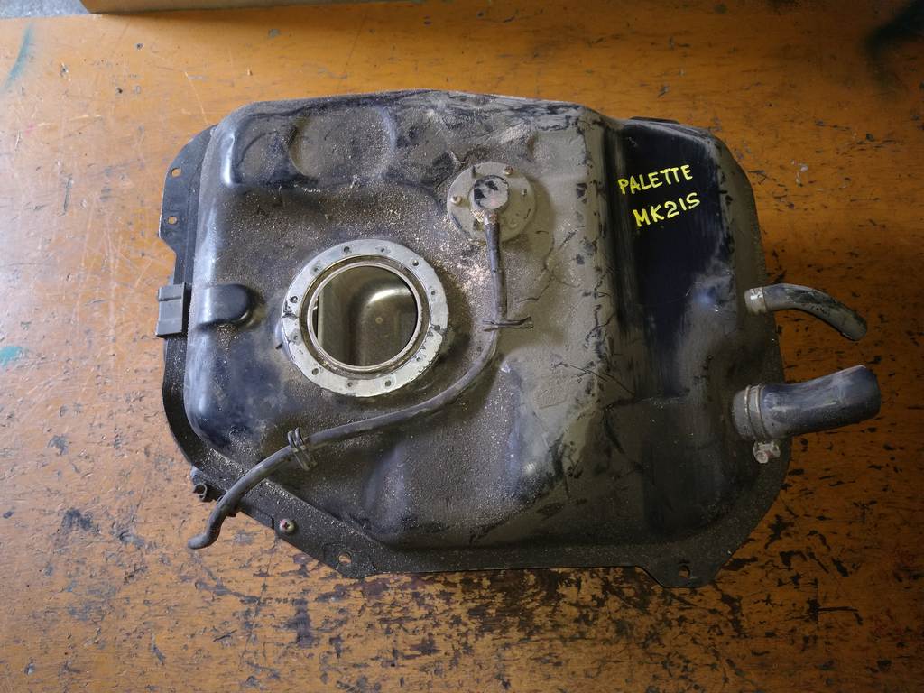 бензобак Suzuki Palette