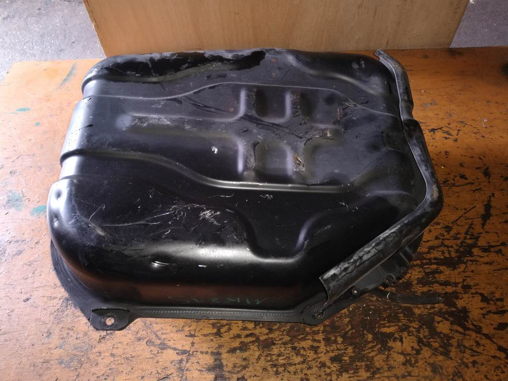 бензобак Suzuki Palette