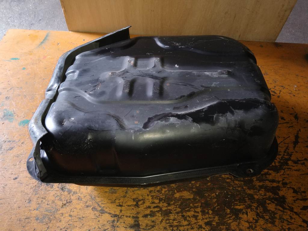 бензобак Suzuki Palette